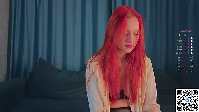 Snapshot of GildedKitten chatting on 10, 10, 2025 GildedKitten online show from 10, 10, 2025