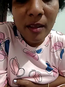 Snapshot of Aunty_Boy_143 chatting on 31, 10, 2025 Aunty Boy 143 online show from 31, 10, 2025