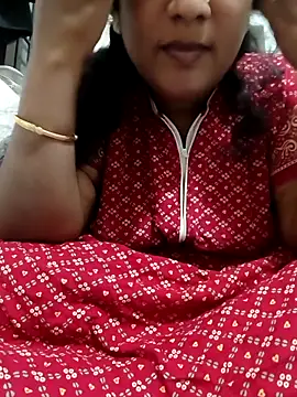 Snapshot of Aunty_Boy_143 chatting on 1, 11, 2025 Aunty Boy 143 online show from 1, 11, 2025