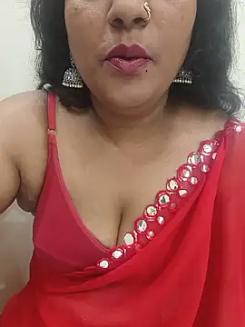 Snapshot of Aunty_Boy_143 chatting on 27, 7, 2026 Aunty Boy 143 online show from 27, 7, 2026