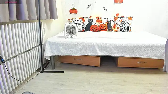 Snapshot of MilisaSweet777 chatting on 24, 10, 2025 MilisaSweet777 online show from 24, 10, 2025