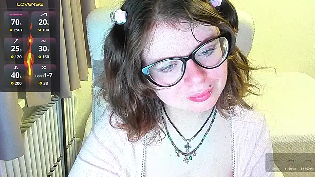 Snapshot of MilisaSweet777 chatting on 11, 10, 2025 MilisaSweet777 online show from 11, 10, 2025