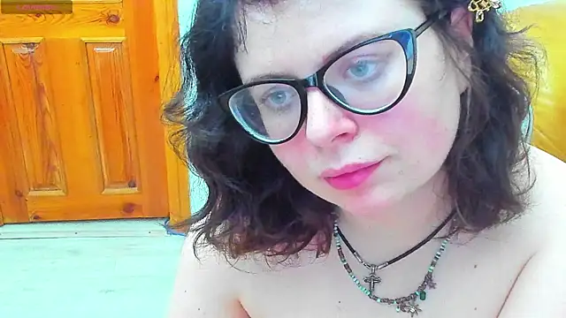 Snapshot of MilisaSweet777 chatting on 27, 11, 2025 MilisaSweet777 online show from 27, 11, 2025