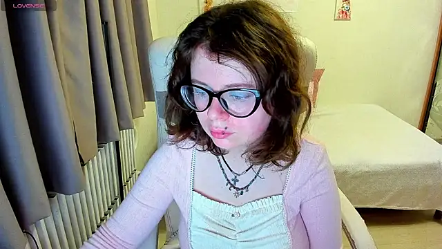 Snapshot of MilisaSweet777 chatting on 8, 10, 2025 MilisaSweet777 online show from 8, 10, 2025