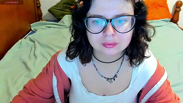 Snapshot of MilisaSweet777 chatting on 25, 11, 2025 MilisaSweet777 online show from 25, 11, 2025