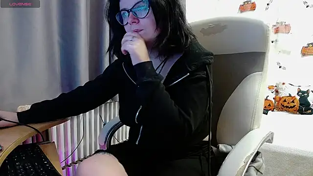 Snapshot of MilisaSweet777 chatting on 29, 10, 2025 MilisaSweet777 online show from 29, 10, 2025