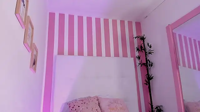 Maddy Norton online show from 6, 3, 2026