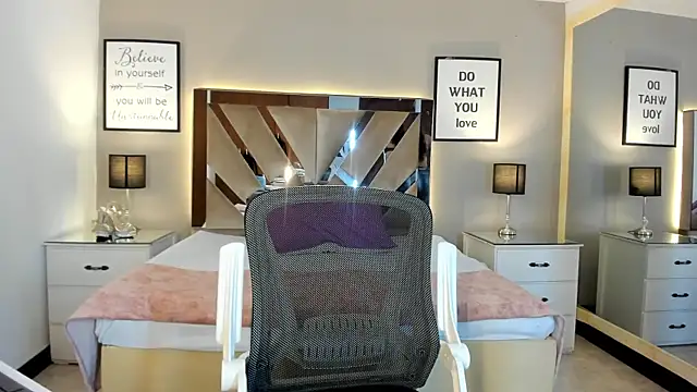 cellestehot online show from 14, 4, 2026