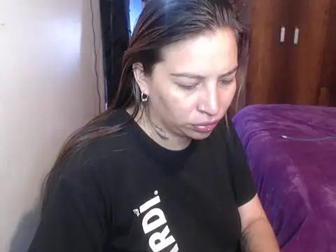 cloequeen15 online show from 15, 3, 2026