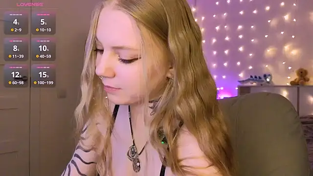 RebeccaAster online show from 23, 4, 2026