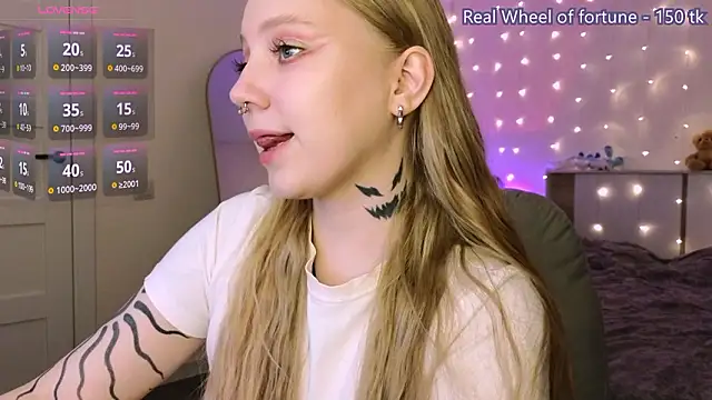 RebeccaAster online show from 29, 3, 2026