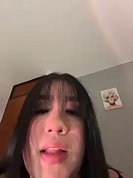 Aliciawhitee online show from 12, 2, 2026