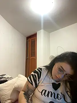 Aliciawhitee online show from 11, 11, 2025