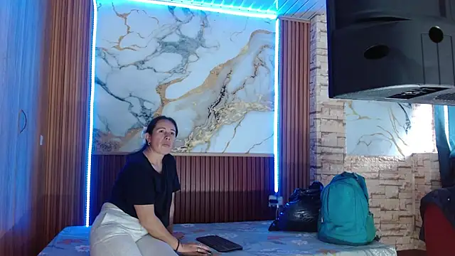 mollyandsam303av online show from 11, 2, 2026