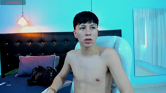 Abraham horny18 online show from 27, 11, 2025