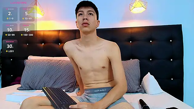 Abraham horny18 online show from 19, 9, 2025