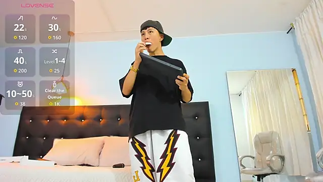 Abraham horny18 online show from 22, 10, 2025