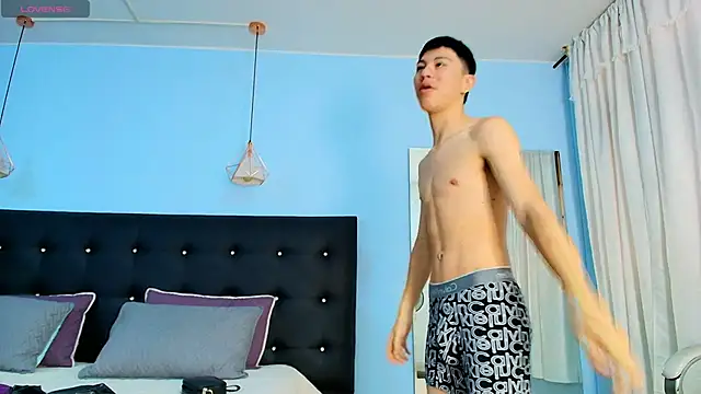 Abraham horny18 online show from 8, 9, 2025