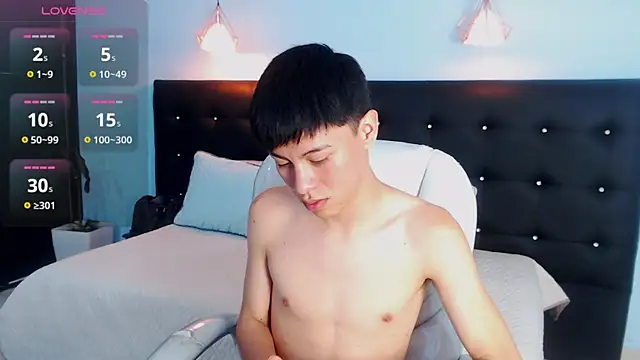 Abraham horny18 online show from 10, 10, 2025