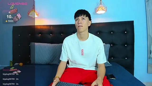 Abraham horny18 online show from 28, 11, 2025