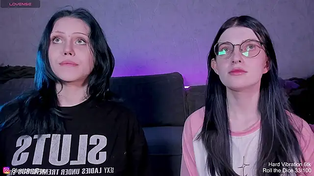 Snapshot of Threesomebabes chatting on 22, 6, 2026 Threesomebabes online show from 22, 6, 2026