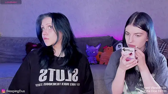 Snapshot of Threesomebabes chatting on 26, 6, 2026 Threesomebabes online show from 26, 6, 2026