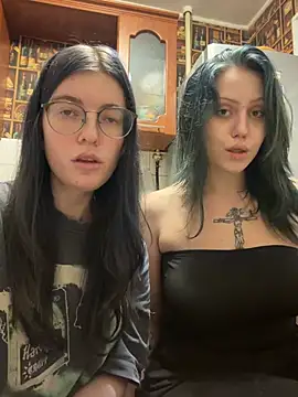 Snapshot of Threesomebabes chatting on 18, 7, 2026 Threesomebabes online show from 18, 7, 2026