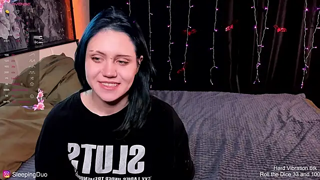 Threesomebabes online show from 2, 11, 2025