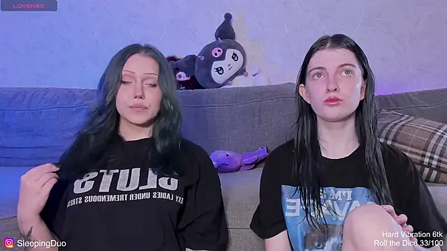 Snapshot of Threesomebabes chatting on 12, 7, 2026 Threesomebabes online show from 12, 7, 2026