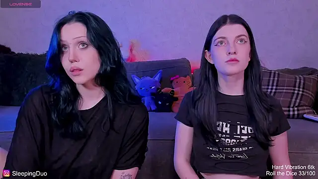 Snapshot of Threesomebabes chatting on 16, 6, 2026 Threesomebabes online show from 16, 6, 2026
