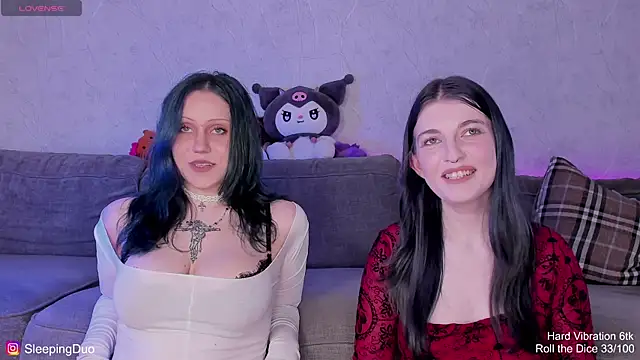 Snapshot of Threesomebabes chatting on 3, 7, 2026 Threesomebabes online show from 3, 7, 2026