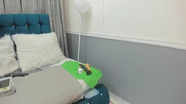 Oriana Jhonson online show from 21, 11, 2025