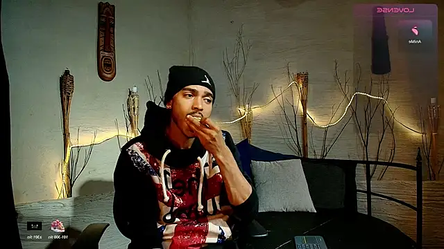 MarcusRain  online show from 2, 12, 2025