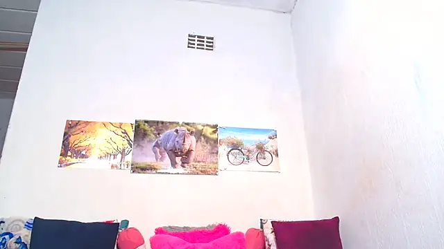 Snapshot of LoloQueen5 chatting on 21, 9, 2025 LoloQueen5 online show from 21, 9, 2025