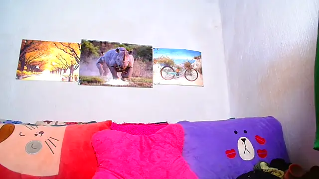 Snapshot of LoloQueen5 chatting on 7, 11, 2025 LoloQueen5 online show from 7, 11, 2025