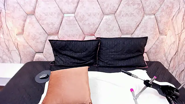 EXOTIC EBONY  online show from 29, 9, 2025