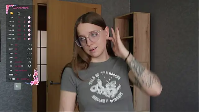 Snapshot of Violetwin chatting on 20, 5, 2026 Violetwin online show from 20, 5, 2026