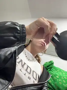 Samantha 2190 online show from 19, 12, 2025