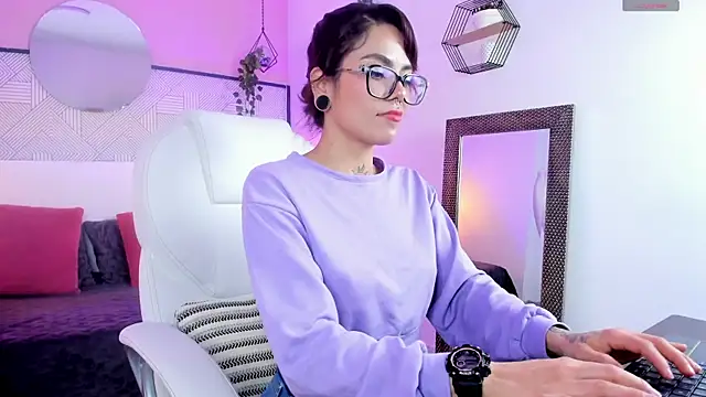 Esmeralda CO online show from 28, 10, 2025