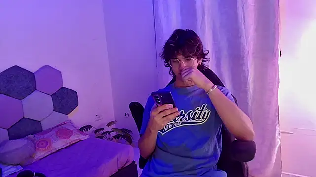 Snapshot of 2006_tgn chatting on 15, 11, 2025 2006 tgn online show from 15, 11, 2025