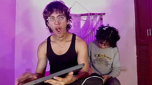 Snapshot of 2006_tgn chatting on 9, 9, 2025 2006 tgn online show from 9, 9, 2025