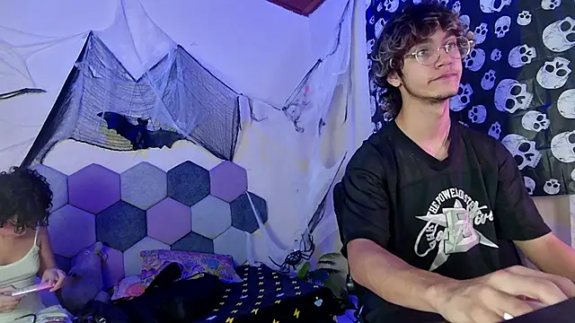 Snapshot of 2006_tgn chatting on 31, 10, 2025 2006 tgn online show from 31, 10, 2025