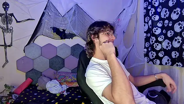 Snapshot of 2006_tgn chatting on 30, 10, 2025 2006 tgn online show from 30, 10, 2025