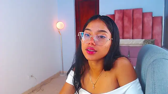 Snapshot of Milaa_Star_ chatting on 3, 10, 2025 Milaa Star online show from 3, 10, 2025