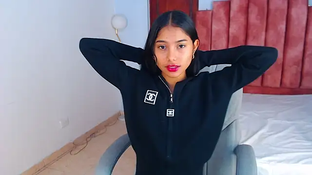 Snapshot of Milaa_Star_ chatting on 9, 10, 2025 Milaa Star online show from 9, 10, 2025