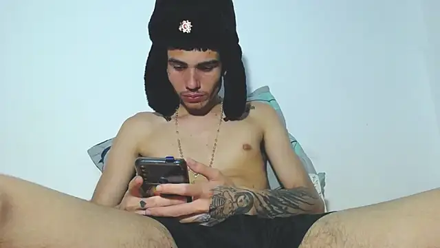 Snapshot of Onzas_ chatting on 15, 10, 2025 Onzas online show from 15, 10, 2025