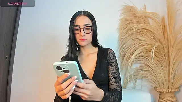 Snapshot of Noami_Rose chatting on 11, 1, 2026 Noami Rose online show from 11, 1, 2026