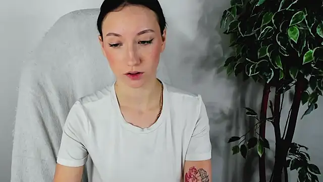 EileenMoores online show from 11, 9, 2025