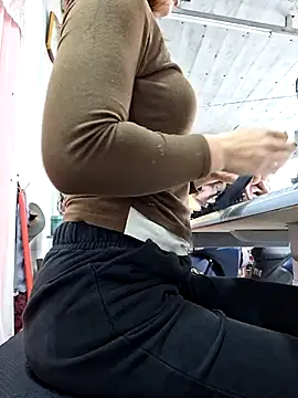 irina hana online show from 15, 12, 2025