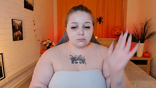 Snapshot of SladaDell chatting on 15, 10, 2025 SladaDell online show from 15, 10, 2025